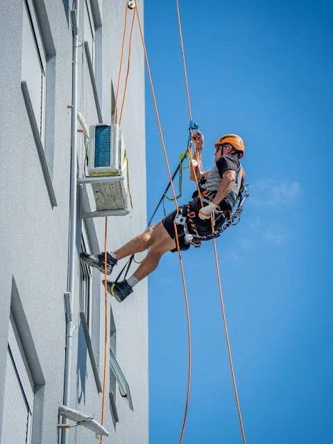 Rapel Industrial — Instalação e Manutenção em Altura com Segurança e Precisão