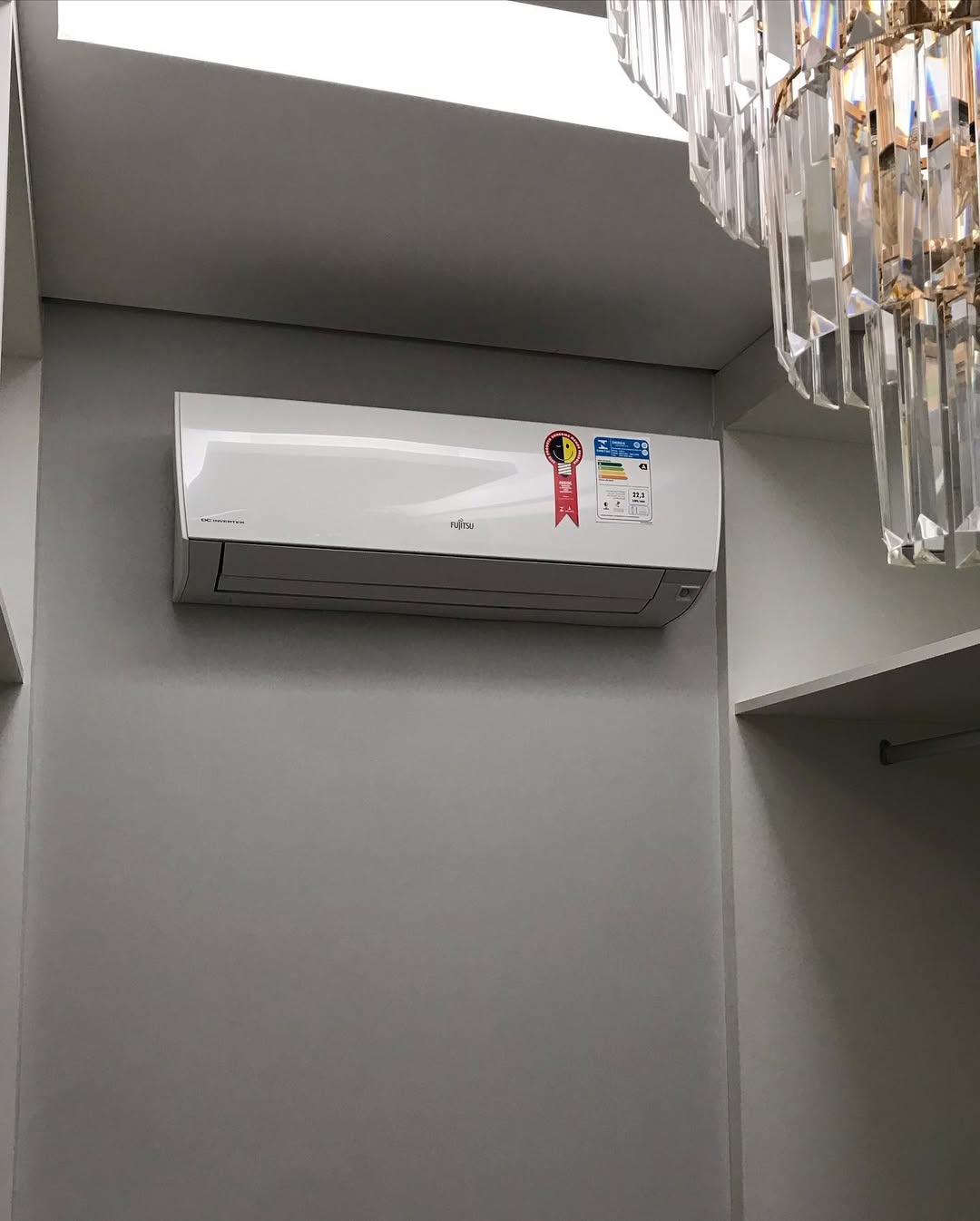 Ar-Condicionado Inverter vs Convencional: Qual Vale Mais a Pena em 2025?